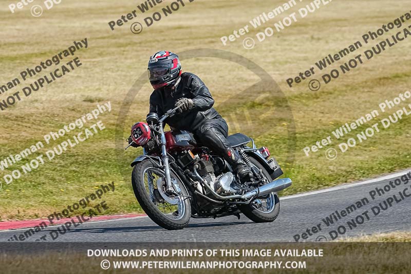 cadwell park;cadwell park photographs;cadwell trackday photographs;enduro digital images;event digital images;eventdigitalimages;peter wileman photography;racing digital images;trackday digital images;trackday photos